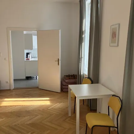 Schoene Im Helenental Apartment