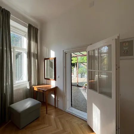 Schoene Im Helenental Apartament